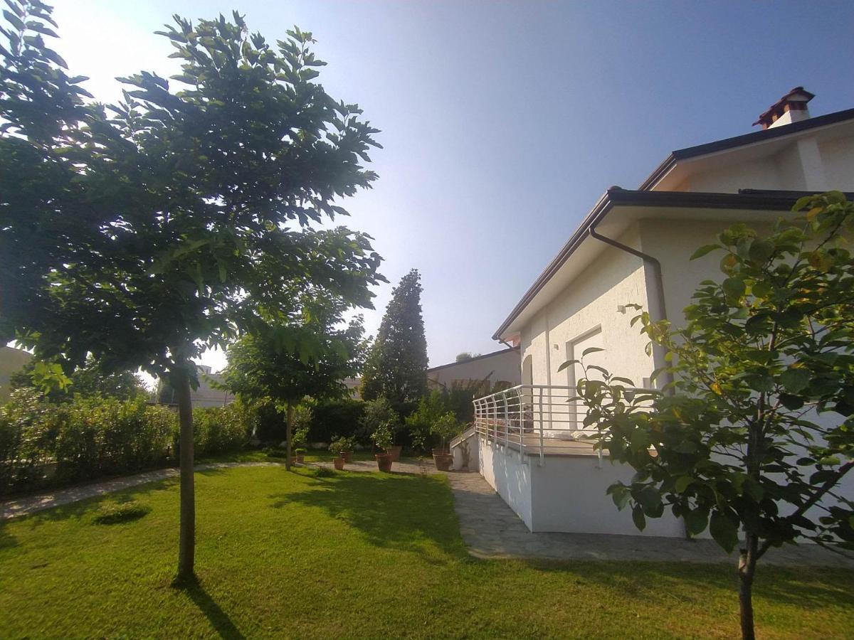 B&B Villa La Bouganville Camaiore Exterior foto