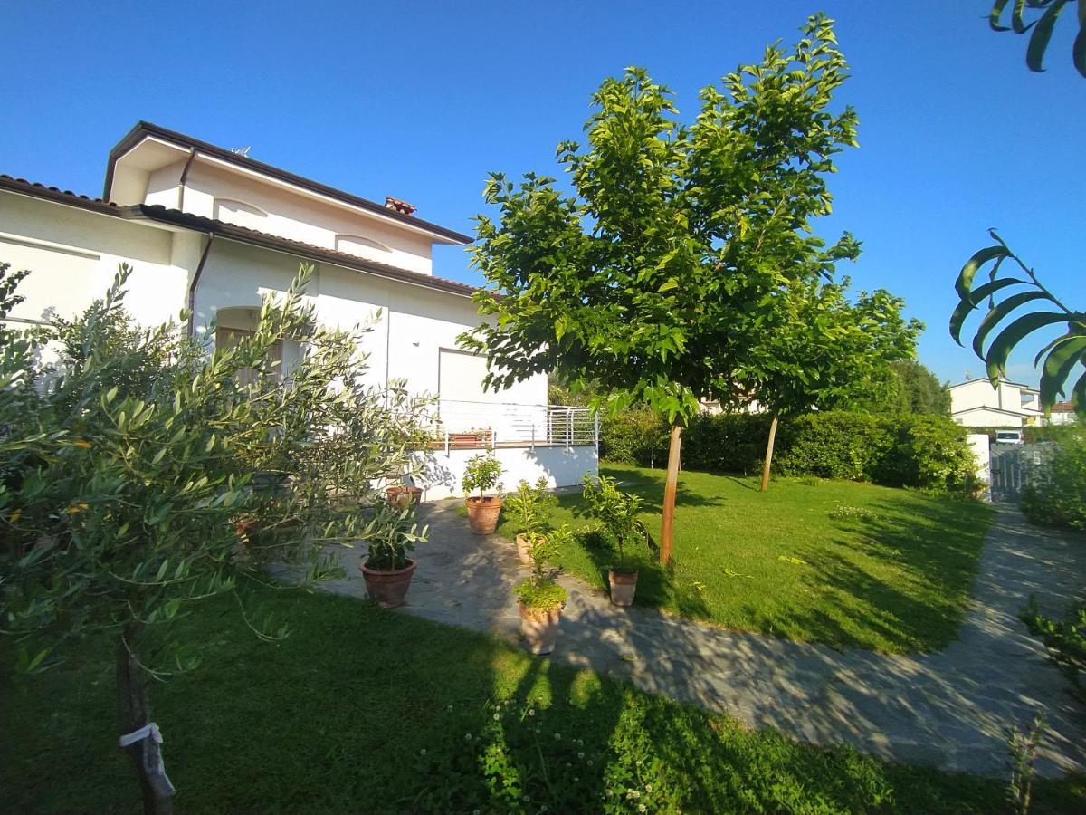 B&B Villa La Bouganville Camaiore Exterior foto