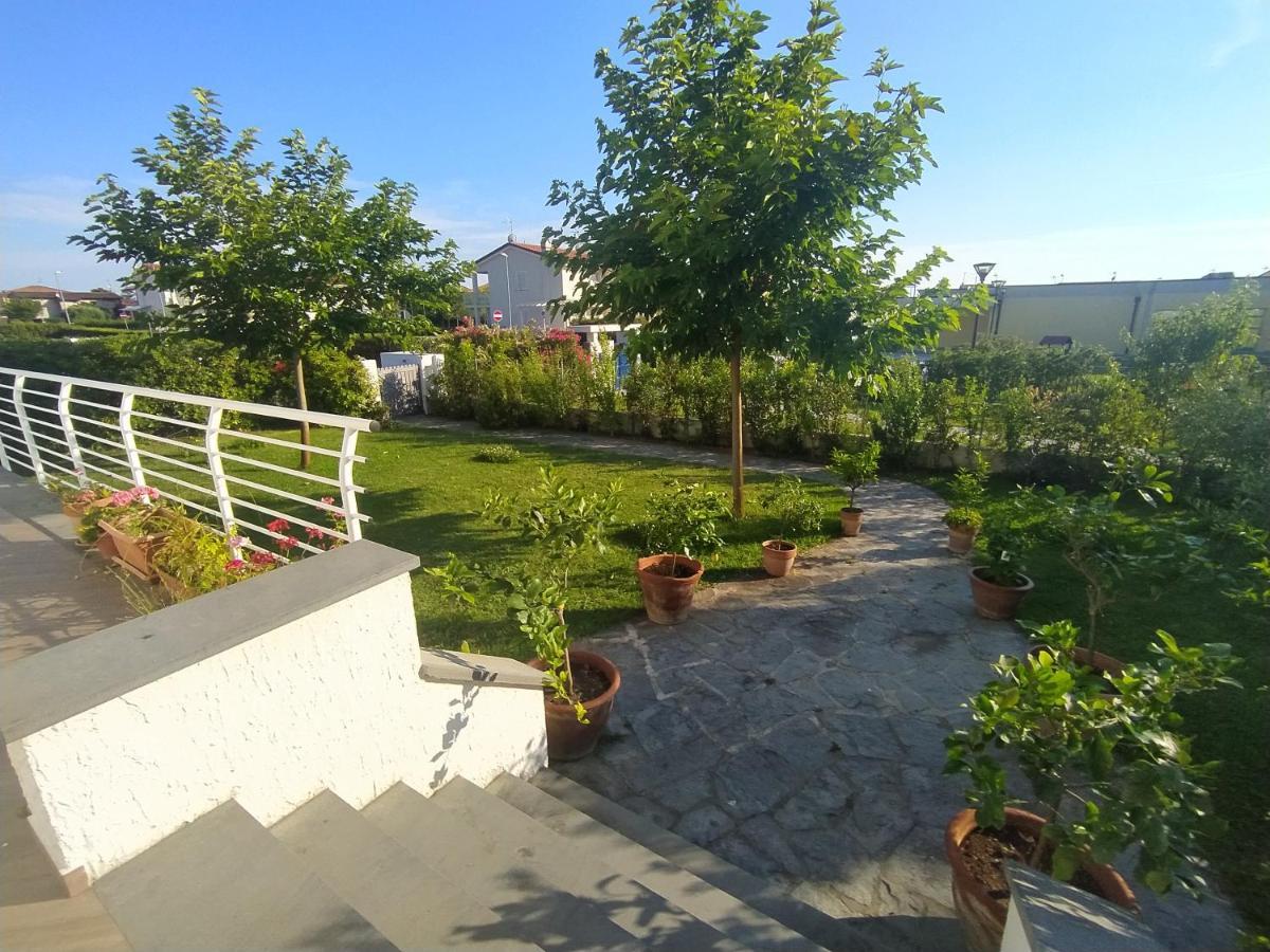 B&B Villa La Bouganville Camaiore Exterior foto