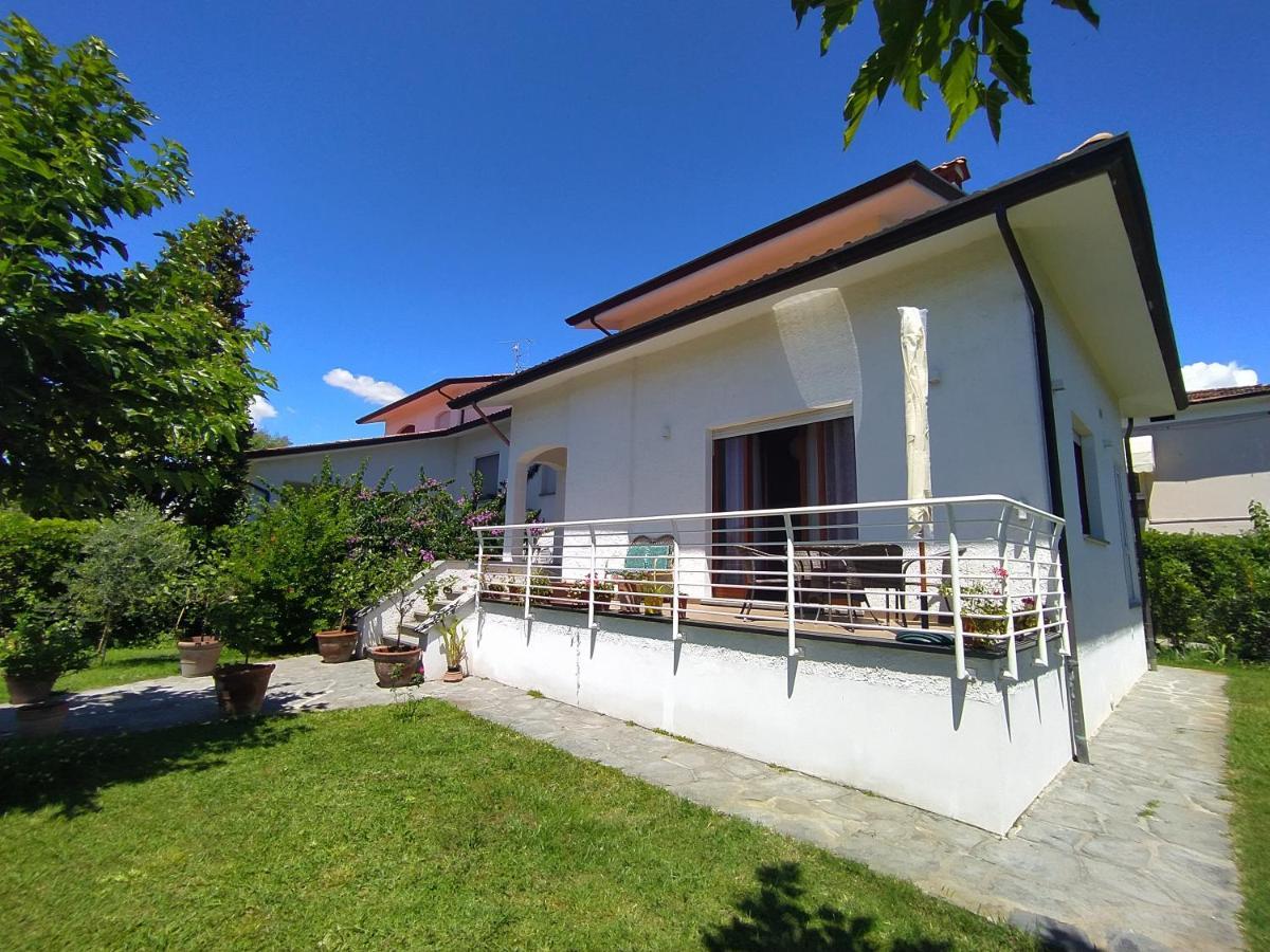 B&B Villa La Bouganville Camaiore Exterior foto