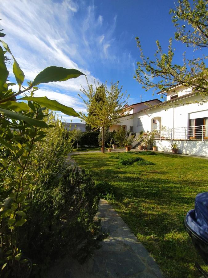B&B Villa La Bouganville Camaiore Exterior foto