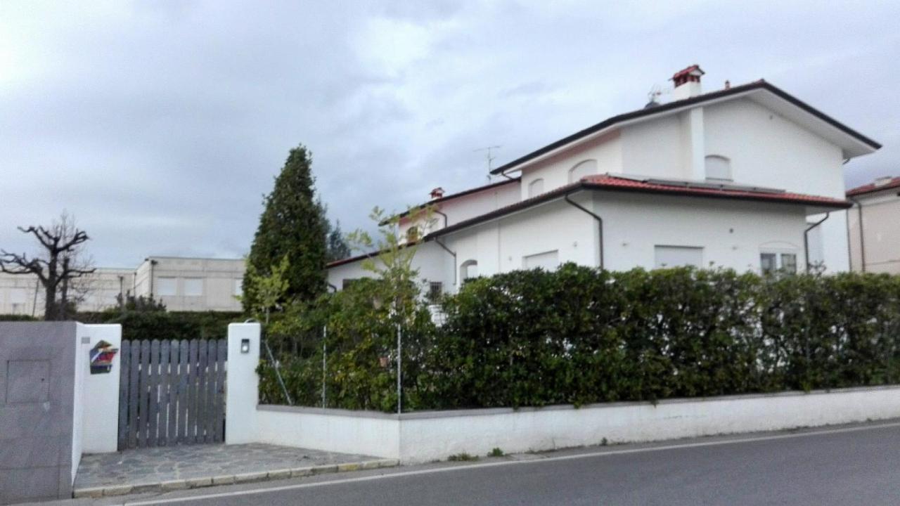 B&B Villa La Bouganville Camaiore Exterior foto